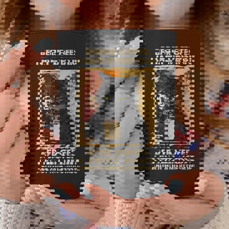 コーヒーの前にみんな嫌いな黒猫がコーヒーを飲む コーヒーマグ 面白い贈り物