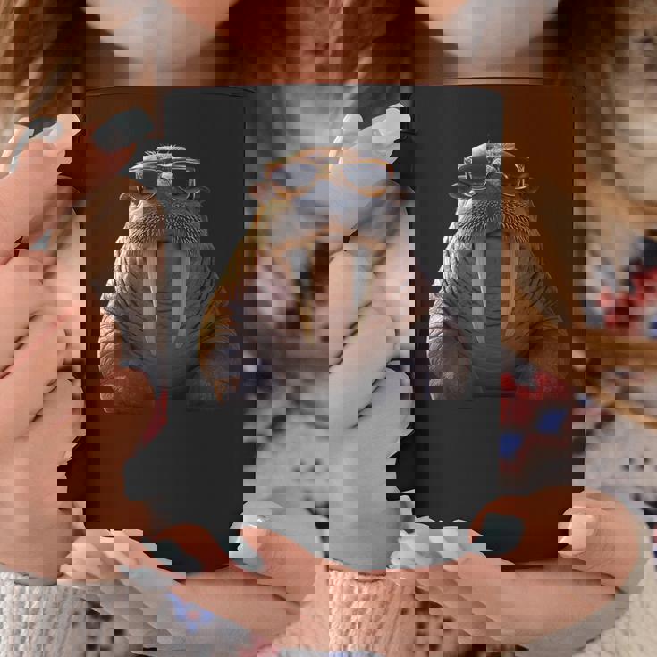 サングラスの牙を持つセイウチ アザラシ セイウチ コーヒーマグ 面白い贈り物