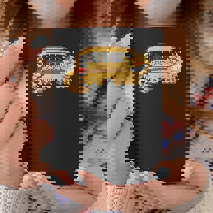 スクールキャットバスに向かうキャットバスの猫たち コーヒーマグ 面白い贈り物