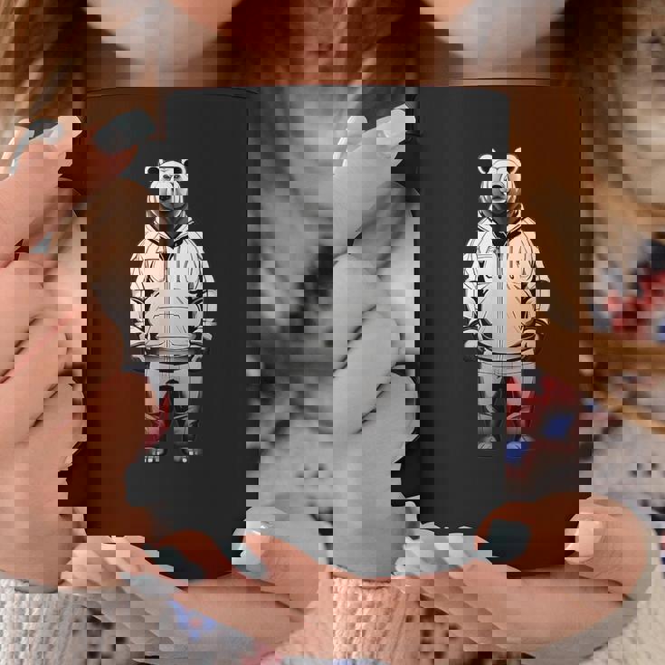 ストリートウェア風のミニマルなクマのイラスト コーヒーマグ 面白い贈り物