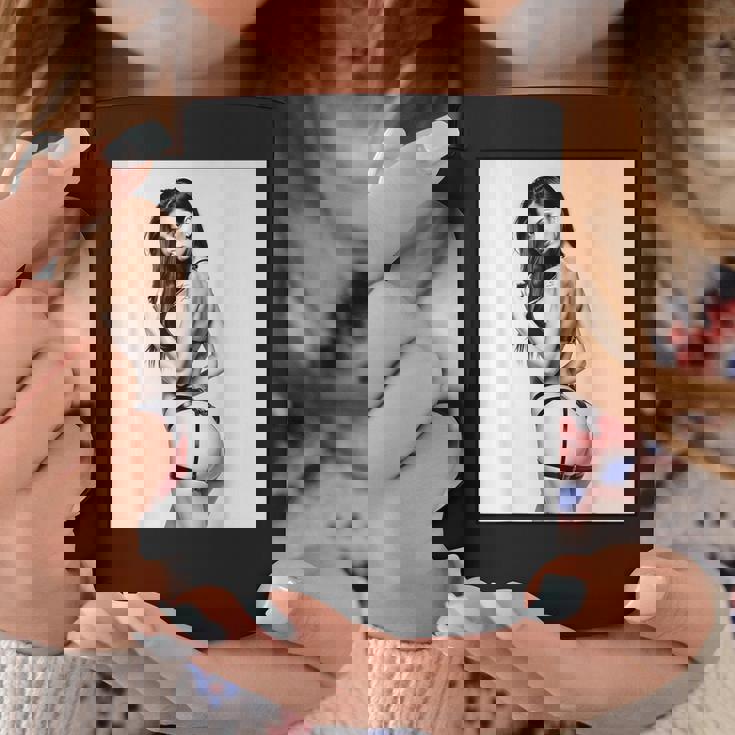 セクシーガールグラフィックtシャツ セクシーブルネットピンナップガール B&W コーヒーマグ 面白い贈り物