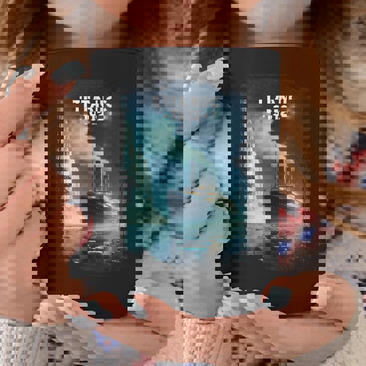 タイタニック号沈没船が1912年に氷山を襲った記念品 コーヒーマグ 面白い贈り物