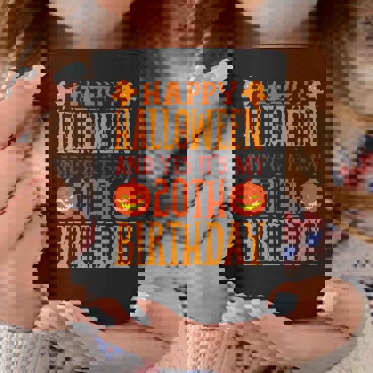 ハッピーハロウィンそしてはい、私の20歳の誕生日です コーヒーマグ 面白い贈り物