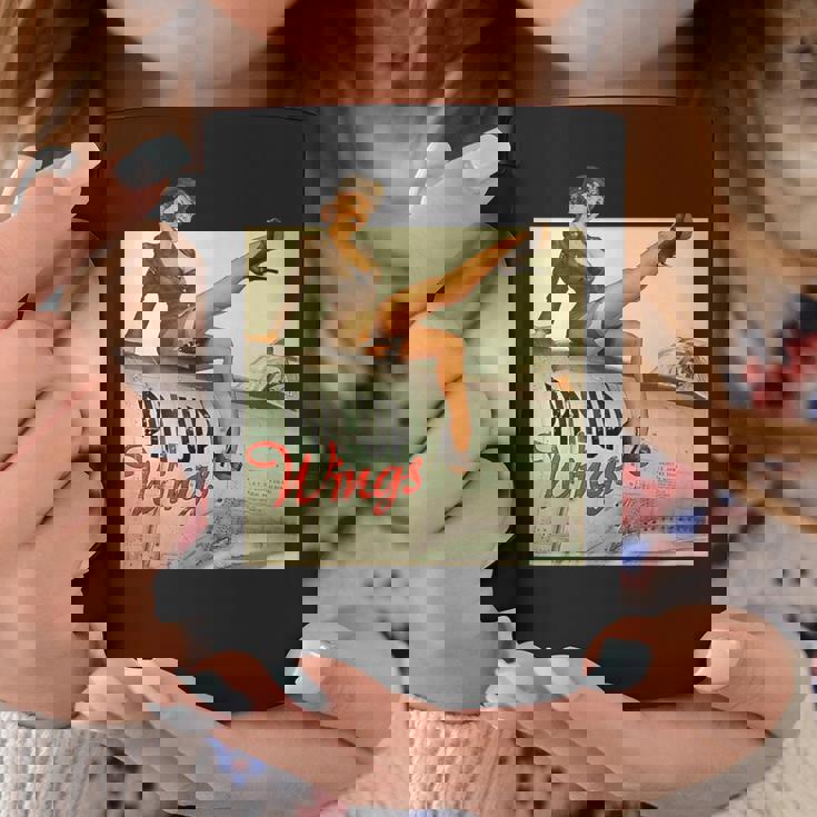 ピンナップガールの羽ビンテージポスターww2 コーヒーマグ 面白い贈り物