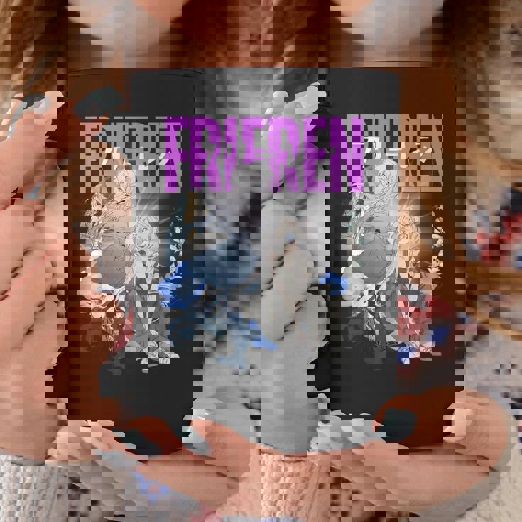 フリーレンと一緒にネモフィラの花園でくつろぐ時間。 コーヒーマグ 面白い贈り物