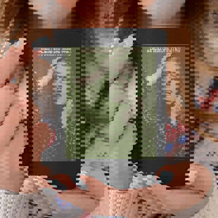 ブライアン・ウォードによるデヴィッド・ボウイの神の対称写真。 コーヒーマグ 面白い贈り物