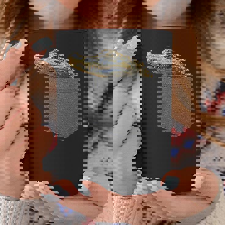 ポケットにワニ 愉快なアニマルデザイン コーヒーマグ 面白い贈り物