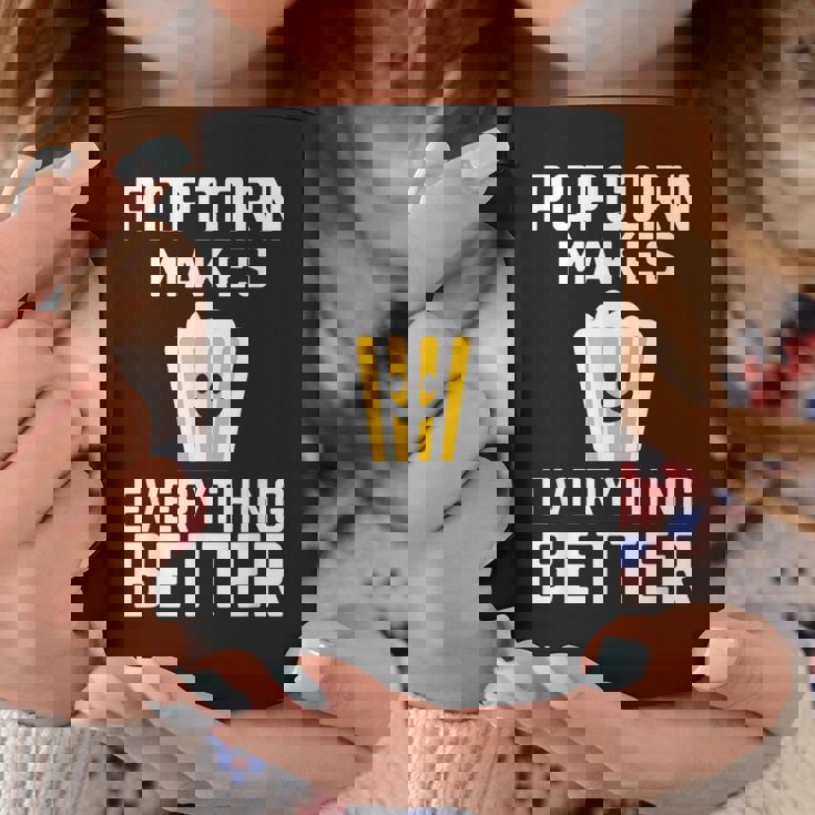 ポップコーンがすべてをより良くするコーンスナックポップコーン。 コーヒーマグ 面白い贈り物