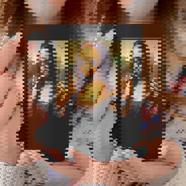 モナリザ・サングラスとセルフィー コーヒーマグ 面白い贈り物