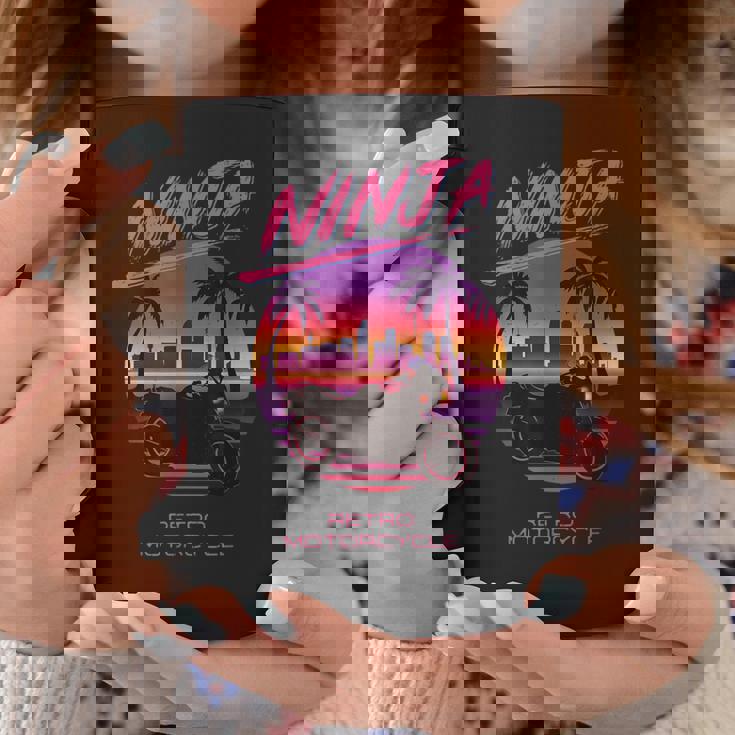 ヴィンテージ Ninja スポーツバイク スーパースポーツ 80S 映画 シンセウェーブ マイアミ バイス シティー コーヒーマグ 面白い贈り物