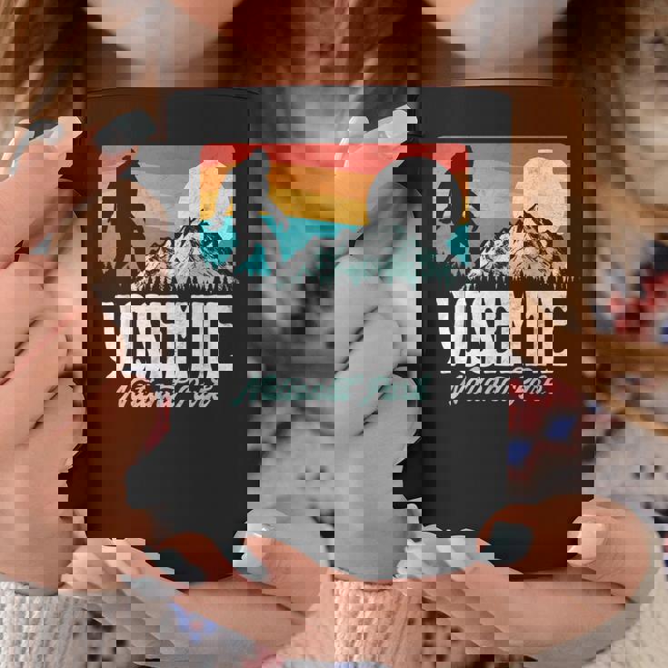 ヴィンテージ ヨセミテ国立公園 ビッグフット 山脈 グラフィック コーヒーマグ 面白い贈り物