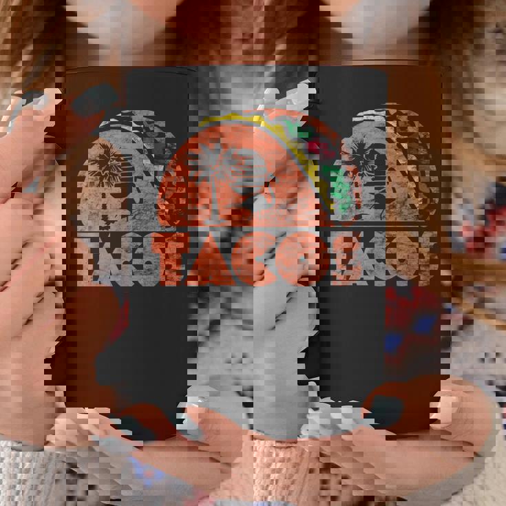 ヴィンテージタコスレトロビーチスタイル。 コーヒーマグ 面白い贈り物