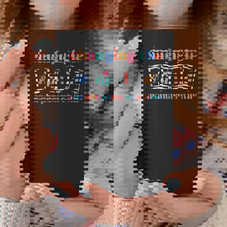 世界を変える失読症の先生 一度に一つの音素 コーヒーマグ 面白い贈り物