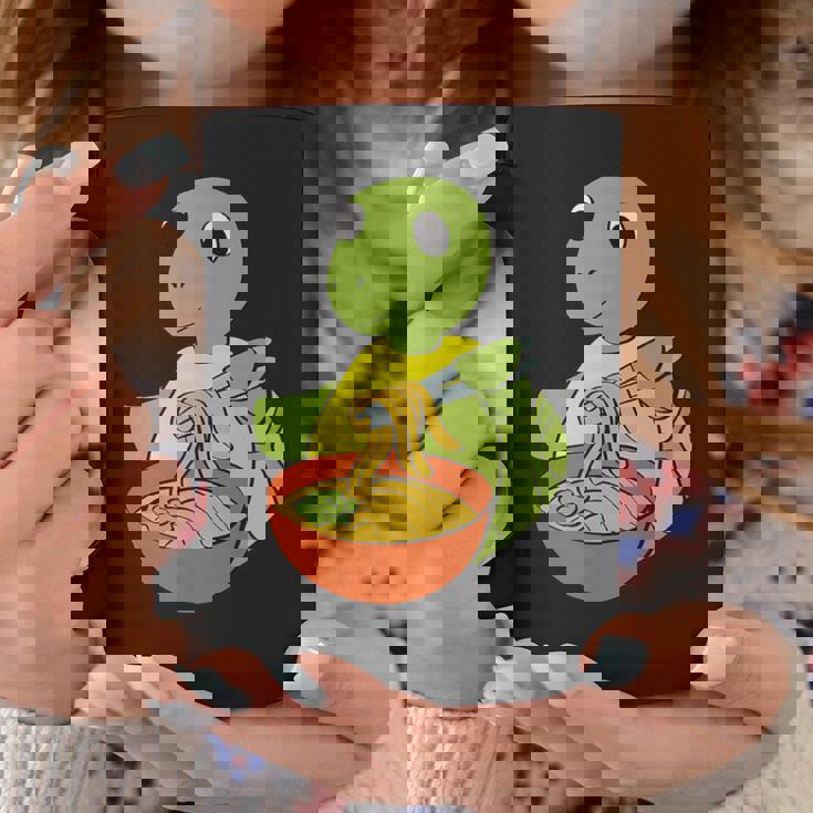 亀がラーメンを食べる 和食 コーヒーマグ 面白い贈り物