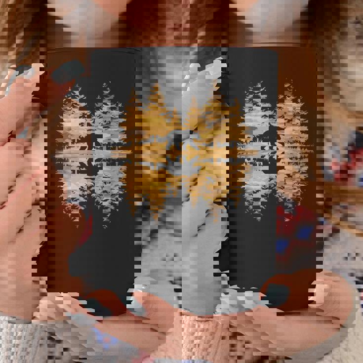 夕暮れのクマと森 自然愛好家 コーヒーマグ 面白い贈り物