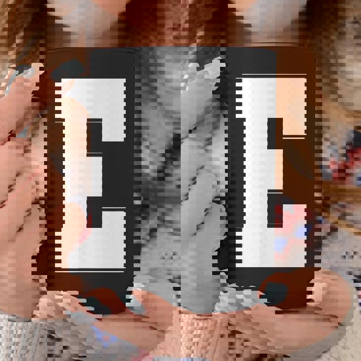 大文字 E アルファベット モノグラム イニシャル コーヒーマグ 面白い贈り物