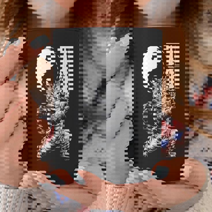 太極拳武術の陰陽を演じるかわいい猫 コーヒーマグ 面白い贈り物