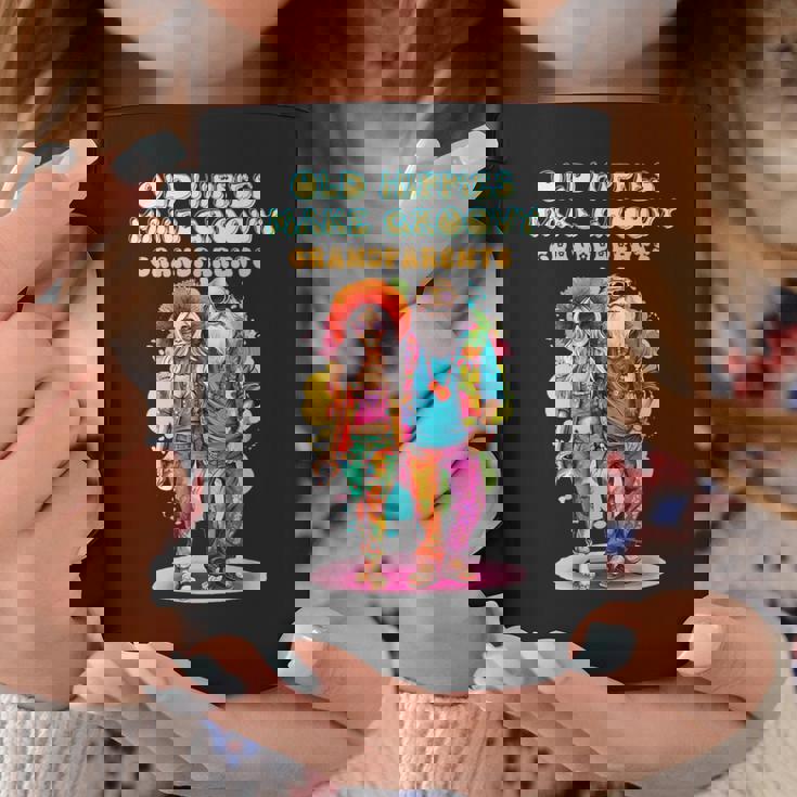 年老いたヒッピーがグルーヴィーな祖父母を作る コーヒーマグ 面白い贈り物