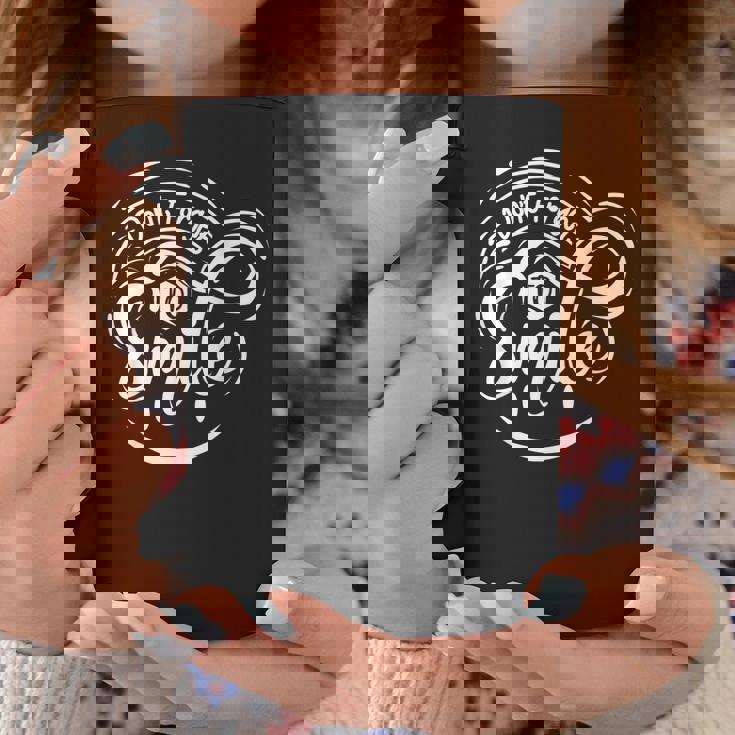 微笑むことを忘れないでください コーヒーマグ 面白い贈り物