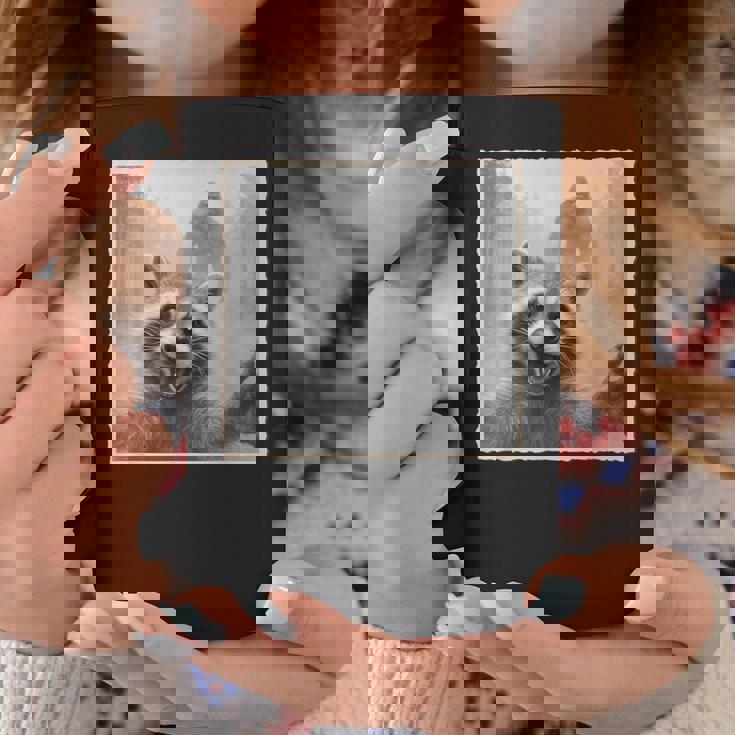 怖いアライグマのセルフィーとビッグフット&面白いサスカッチ。 コーヒーマグ 面白い贈り物