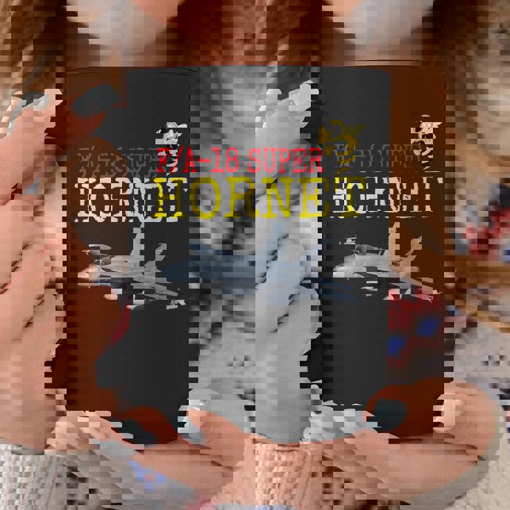 愛国的なアメリカ海軍「FA-18 スーパーホーネット」 In Action。 コーヒーマグ 面白い贈り物