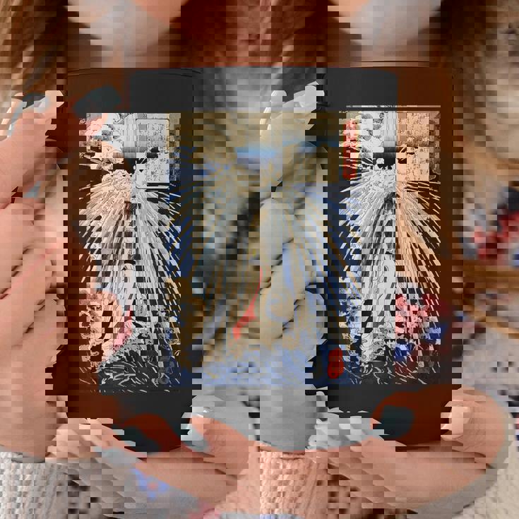 歌川国芳作 塔ノ沢の滝の下の初花 コーヒーマグ 面白い贈り物