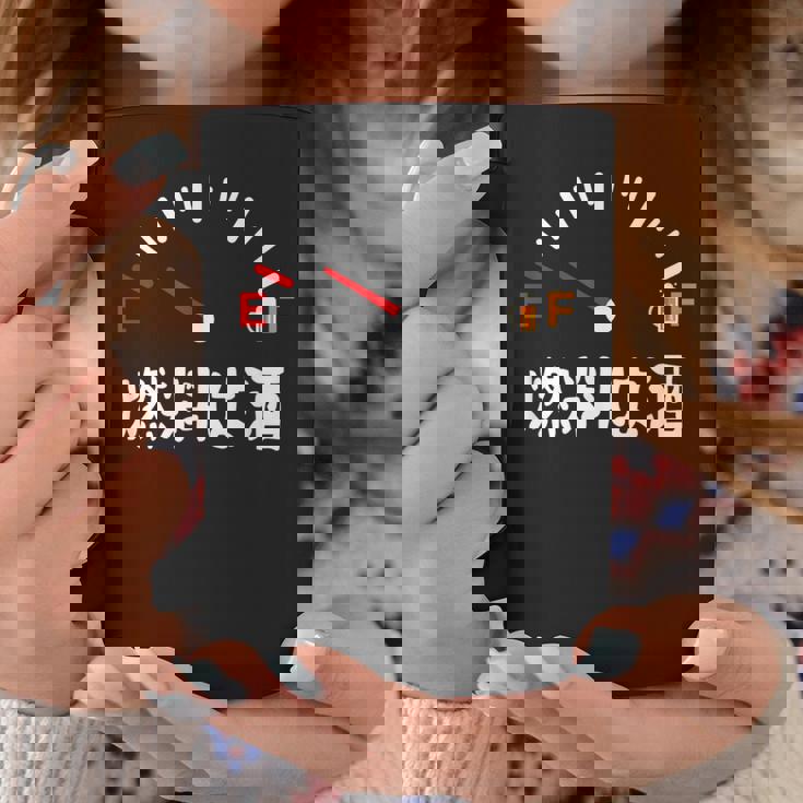 燃料は酒 ネタ 酒好き お酒好き ビール好き 日本酒好き ハイボール好き ジョーク 酒カス 酒呑み おもしろ コーヒーマグ 面白い贈り物