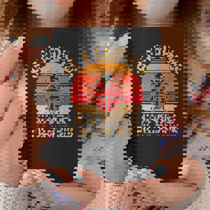 虫だらけの世界でてんとう虫になろう レトロなてんとう虫 コーヒーマグ 面白い贈り物