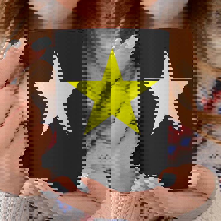 複数の色にイエロースター。 コーヒーマグ 面白い贈り物