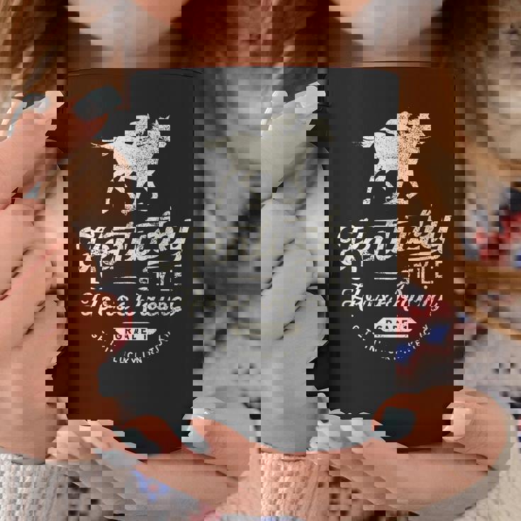 面白いダービーデー、ケンタッキースタイルの競馬 コーヒーマグ 面白い贈り物