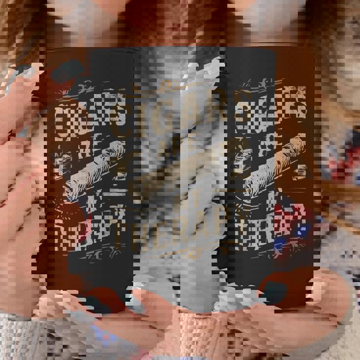 面白いユーモア葉巻は私のセラピー愛好家のお父さんです コーヒーマグ 面白い贈り物