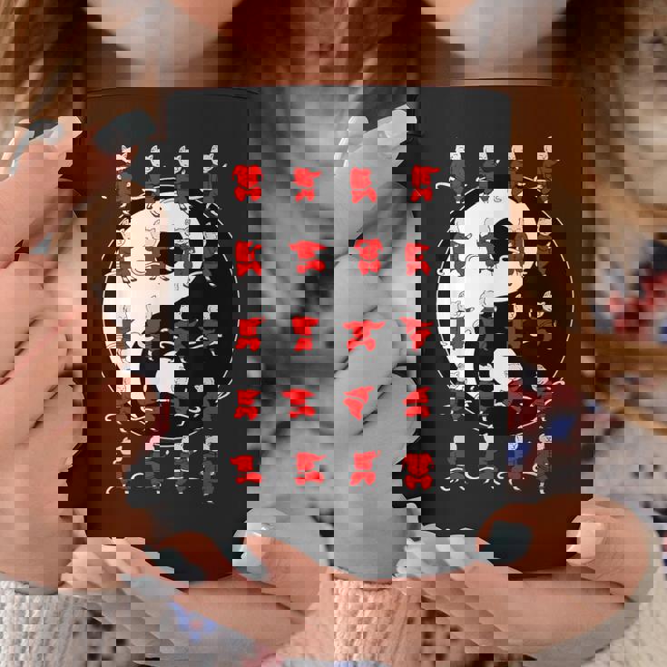 面白い太極拳猫が陰陽のデザインを動かす コーヒーマグ 面白い贈り物