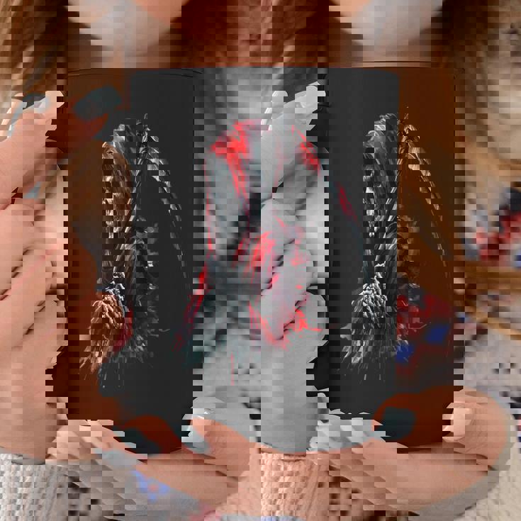 黒と赤のデザインの死神。 コーヒーマグ 面白い贈り物