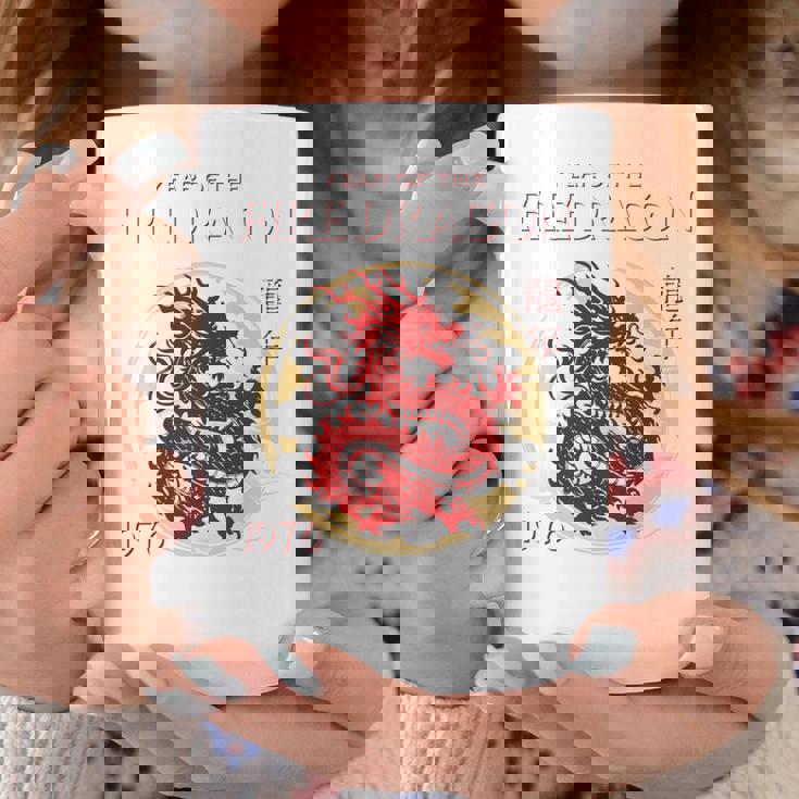 1976年 龍の年 誕生日 1976年 チャイニーズファイアードラゴン 長袖tシャツ コーヒーマグ 面白い贈り物