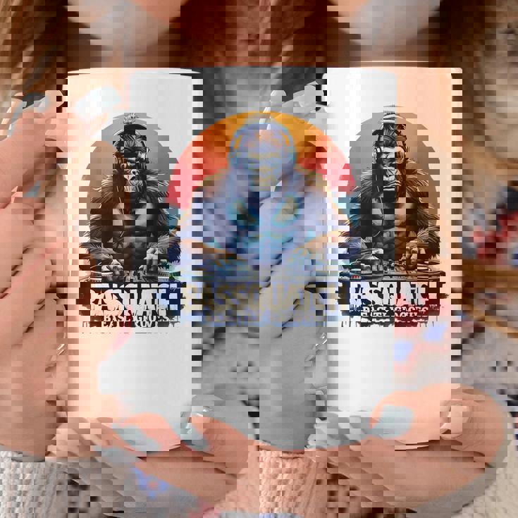 Bassquatch – Groovyasquatch Djデザイン 音楽愛好家向け コーヒーマグ 面白い贈り物