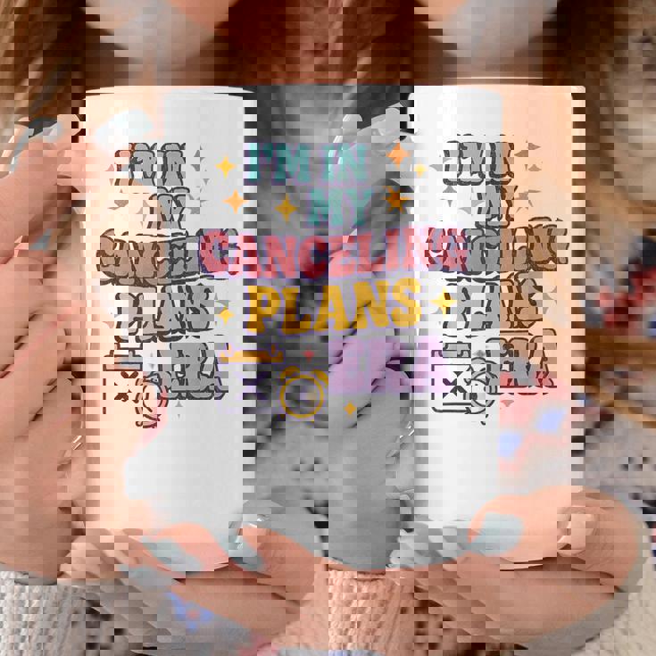 Canceling Plans Era – 面白い内向的反社会的t コーヒーマグ 面白い贈り物