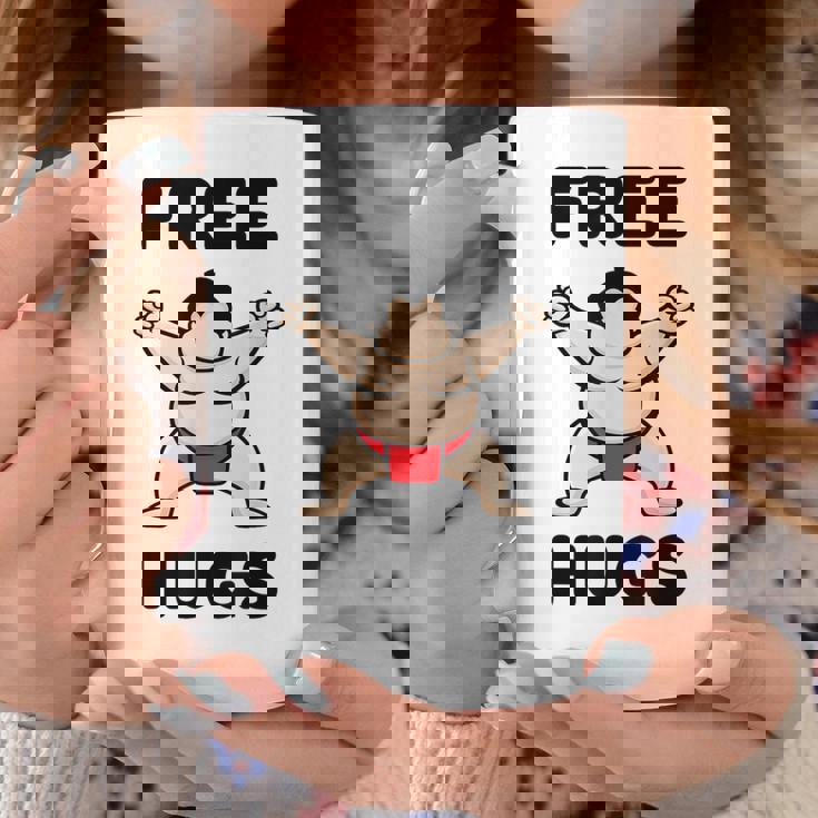 Free Hugs おもしろ相撲力士 相撲ハグ カワイイ相撲ハグ コーヒーマグ 面白い贈り物