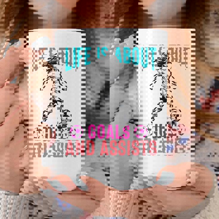 Life's About Goals And Assists サッカー 面白いサッカー選手 コーヒーマグ 面白い贈り物