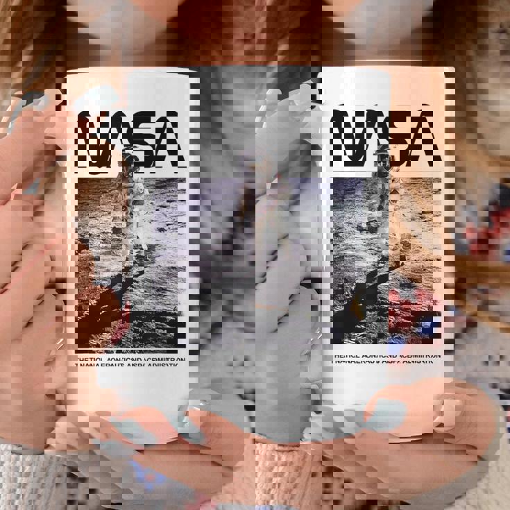 Nasaアポロ11号の月面宇宙飛行士の有名なワームロゴ コーヒーマグ 面白い贈り物