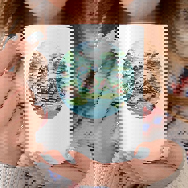 「池でリラックス」 – スイレンの上にサングラスをかけたカエル コーヒーマグ 面白い贈り物