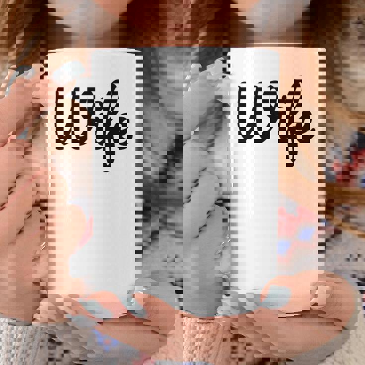 【Wife】妻 嫁 奥さん シンプル おしゃれ 英語 英文字 夫婦お揃い 結婚祝い カップル ペアルック おもしろ ペア コーヒーマグ 面白い贈り物