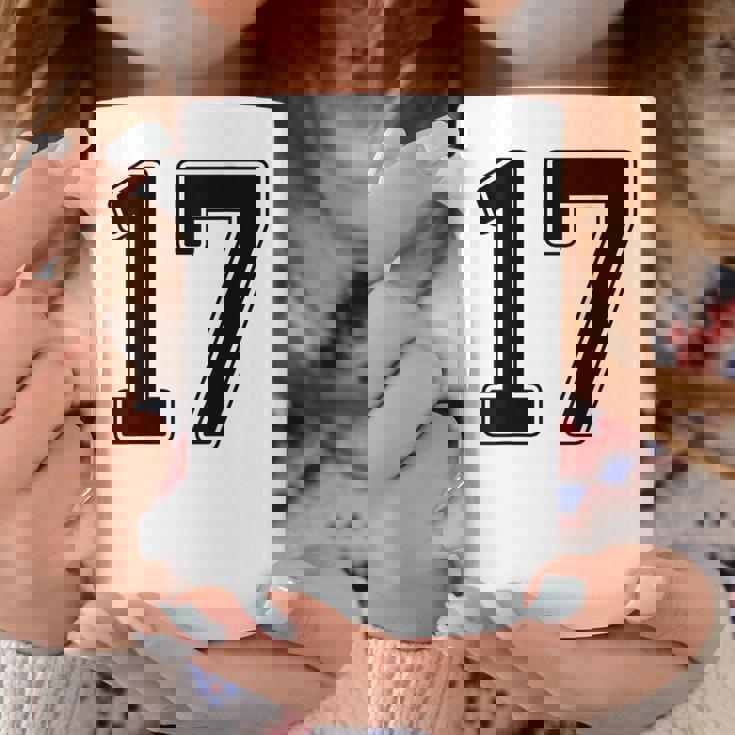 【バックプリント・背中側】17 数字 背番号 ユニフォーム ナンバー【ブラック／黒の文字】スポーツ 野球 サッカー 部活 コーヒーマグ 面白い贈り物