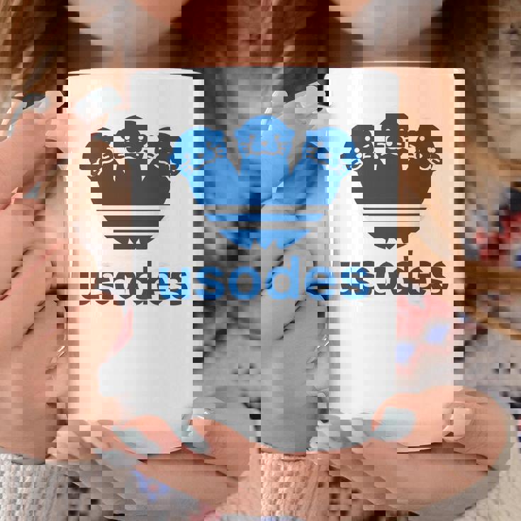 【バックプリント・背中側】ウソデス Usodes かわうそです。《ブルー 青》スポーツ ブランド パロディ 面白い コーヒーマグ 面白い贈り物