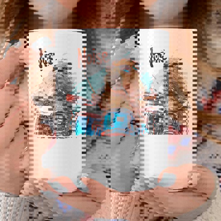 おかしなカピバラがドラムを奏でる コーヒーマグ 面白い贈り物