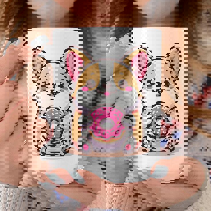 かわいいコーギーのドーナツを持つ漫画の犬愛好家アートキッズ。 コーヒーマグ 面白い贈り物