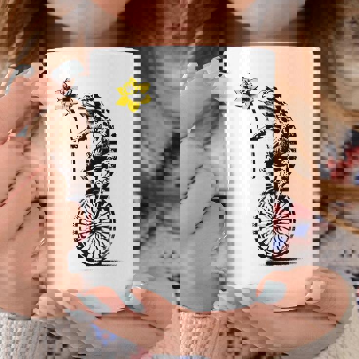 かわいい面白いカエルの一輪車 コーヒーマグ 面白い贈り物