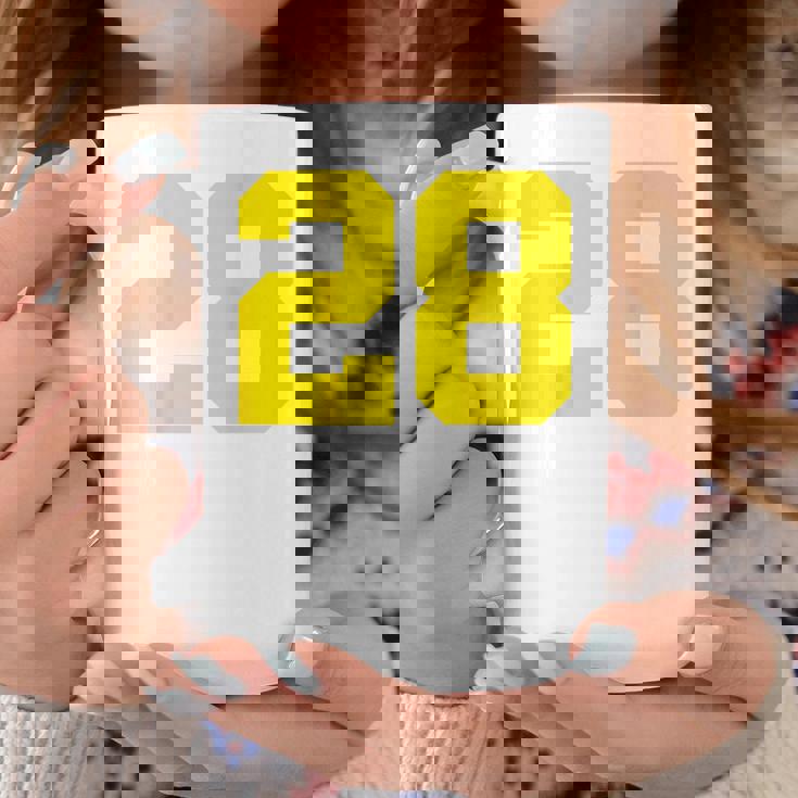 イエローナンバー28 背面 スポーツチーム ジャージ番号 コーヒーマグ 面白い贈り物