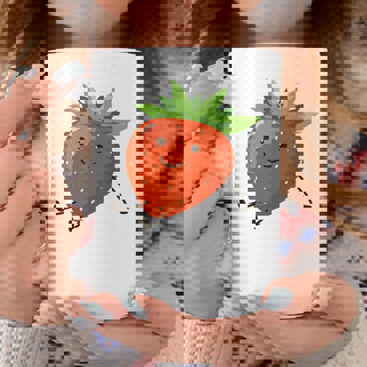 イチゴのハロウィンコスチューム かわいい怠惰なイチゴの果実 コーヒーマグ 面白い贈り物