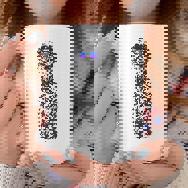 サングラスとヘッドフォンをしたミーアキャット コーヒーマグ 面白い贈り物