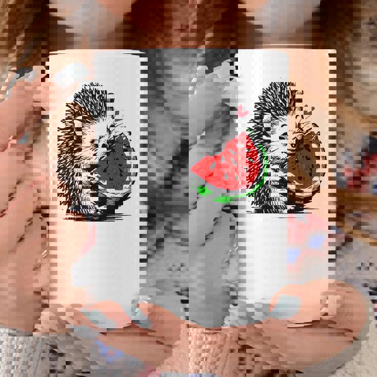 スイカの誕生日を食べるキュートで愛らしいハリネズミ コーヒーマグ 面白い贈り物